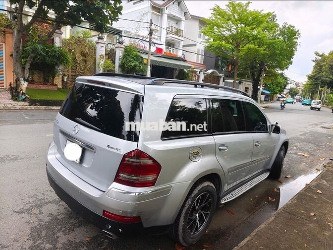 Mercedes-Benz GL 450 SUV 7 chỗ Bạc