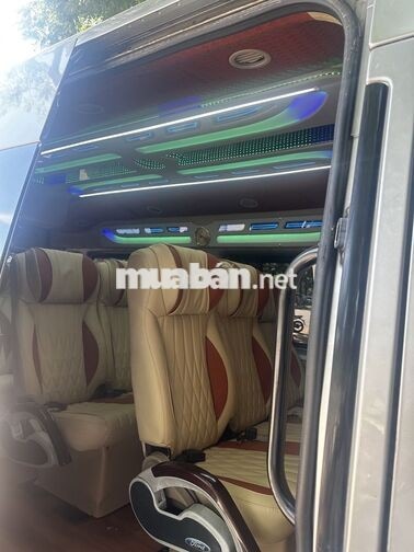 Ford Transit 2019 16 chỗ Bạc