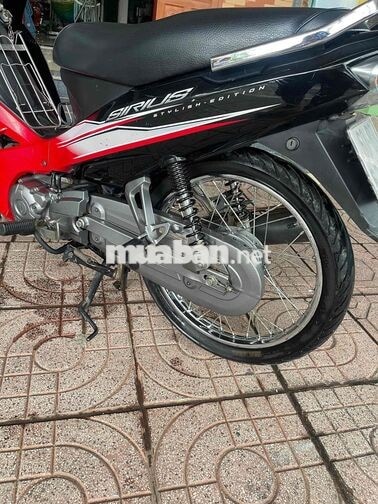 Yamaha Sirius màu Đỏ đen