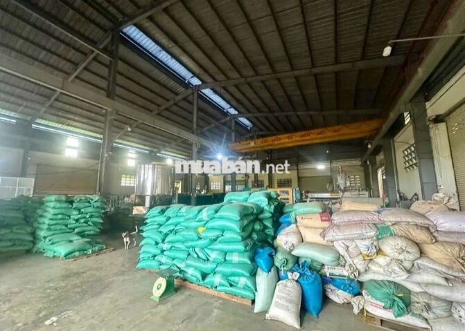 xưởng 3000 m giá 170 tr bến lức Long An  có giấy phép nghành nhựa