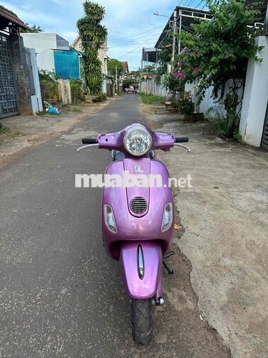 Piaggio Vespa LX 125 màu Tím