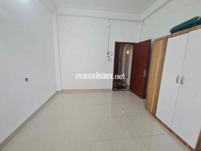 Phòng Cửa Sổ sẵn máy lạnh Nguyễn Văn Công ngay CV Gia Định