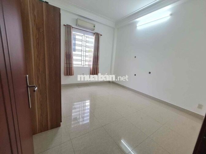 Phòng Cửa Sổ sẵn máy lạnh Nguyễn Văn Công ngay CV Gia Định