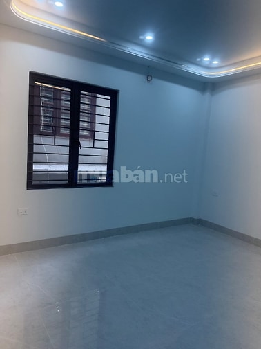 CC bán nhà mặt phố nguyễn văn cừ ( mặt đường dưới, phía cột 3. phường 