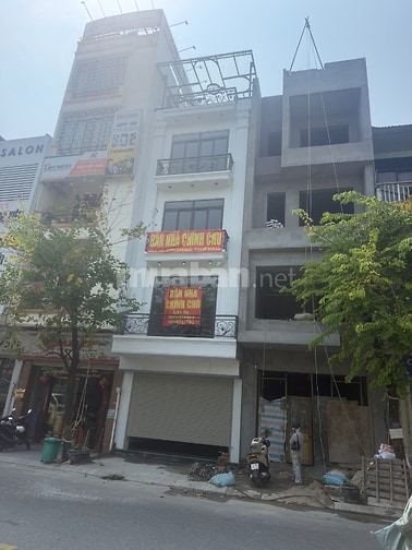 CC bán nhà mặt phố nguyễn văn cừ ( mặt đường dưới, phía cột 3. phường 