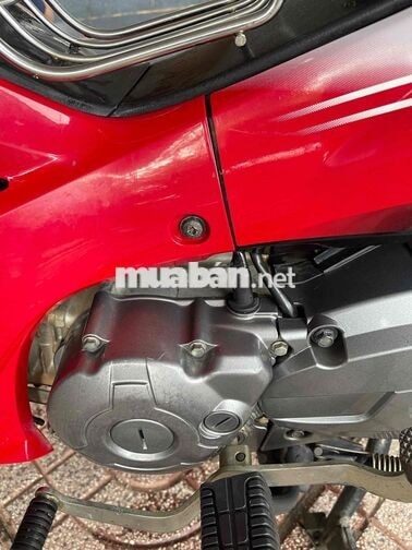 Yamaha Sirius màu Đỏ đen