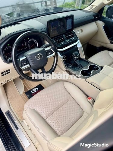 Xe Toyota Land Cruiser 3.5 V6 2022