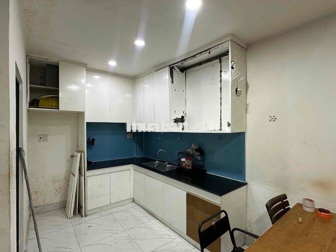 Cho thuê nhà 1 trệt 1 lầu, 2pn 2vs - đường CMT8 P5 Tân Bình