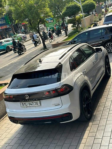 VOLKSWAGEN POLO 1.6 XE NHẬP NHỎ GỌN LÀNH VÀ RẤT HỢP NỮ.