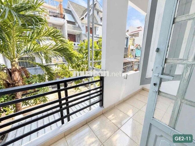 Cho thue duplex ban công Quang Trung