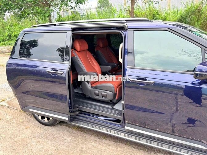 Kia Carnival Signature 2.2L 2023 Xanh