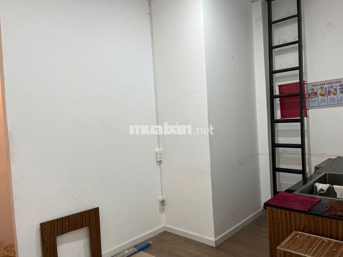 Chính chủ bán nhà giá tốt mặt tiền trung tâm p. Gia Định (không LG,QH)