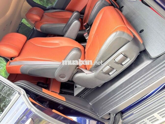 Kia Carnival Signature 2.2L 2023 Xanh