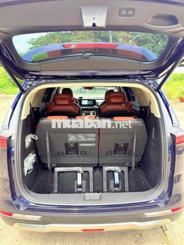 Kia Carnival Signature 2.2L 2023 Xanh