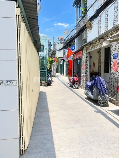Bán nhà 66/99 Trần Văn Khánh ngay chợ Tân Thuận Quận 7. DT 49m2 1 lầu