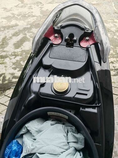 Suzuki Impulse màu Đỏ đen