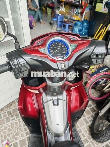 Suzuki Impulse màu Đỏ đen