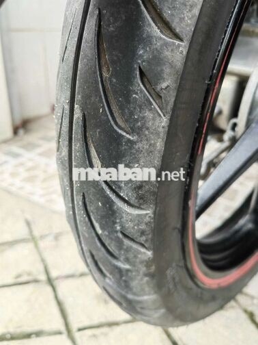 Suzuki Impulse màu Đỏ đen