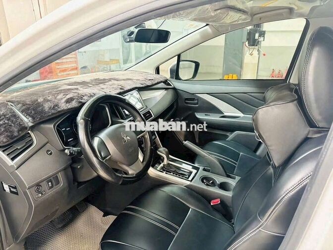 Mitsubishi Xpander 7 chỗ màu Trắng