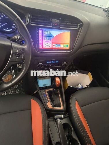 Hyundai i20 AT 2015 105.000km Nâu đất