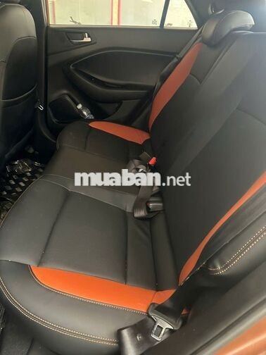 Hyundai i20 AT 2015 105.000km Nâu đất