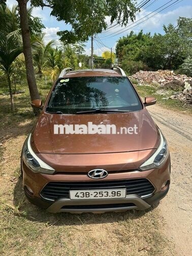 Hyundai i20 AT 2015 105.000km Nâu đất