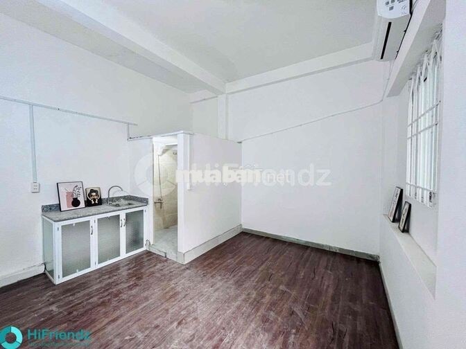 STUDIO BAN CÔNG THOÁNG NỘI THẤT CƠ BẢN ĐỐI DIỆN LOTTE CỘNG HOÀ