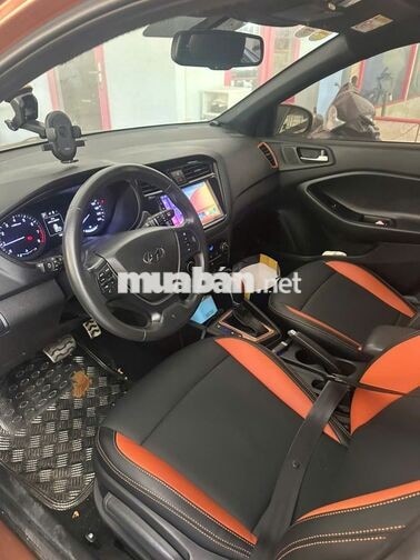 Hyundai i20 AT 2015 105.000km Nâu đất