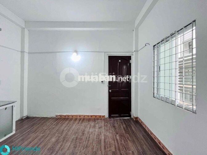 STUDIO BAN CÔNG THOÁNG NỘI THẤT CƠ BẢN ĐỐI DIỆN LOTTE CỘNG HOÀ