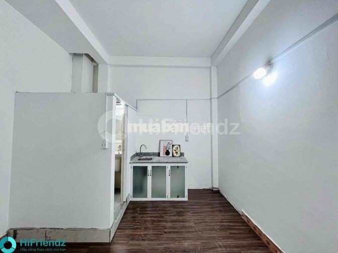 STUDIO BAN CÔNG THOÁNG NỘI THẤT CƠ BẢN ĐỐI DIỆN LOTTE CỘNG HOÀ