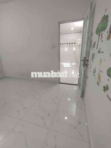 NHÀ 2TẦNG 4❌15 60M2 3PN, 2WC
MẶT TIỀN KINH DOANH ĐƯỜNG NHỰA THÔNG