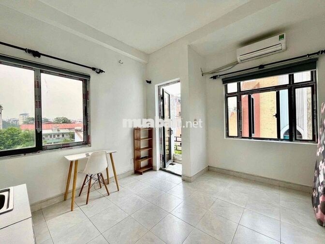 STUDIO ngay Phú Mỹ Hưng, chỉ 4tr7 ban công full nội thất, cửa sổ