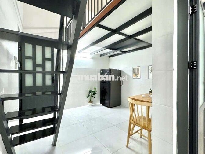 Full nội thất, có gác, giữa tháng 11 trống