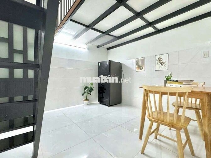 Full nội thất, có gác, giữa tháng 11 trống