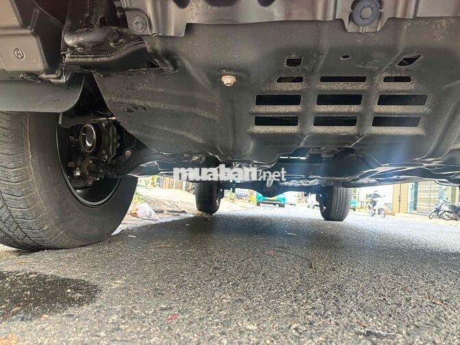 TOYOTA HILUX 4x2 AT 2021 NHẬP KHẨU