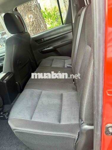 TOYOTA HILUX 4x2 AT 2021 NHẬP KHẨU