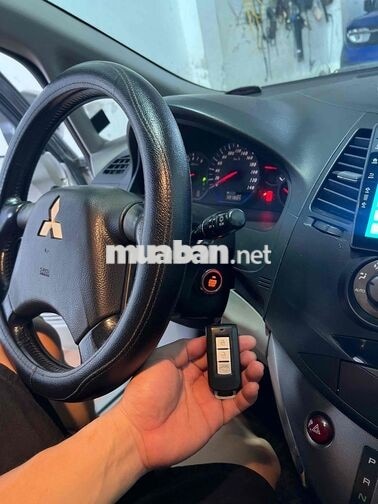 Mitsubishi Grandis 2005 Tự động Bạc