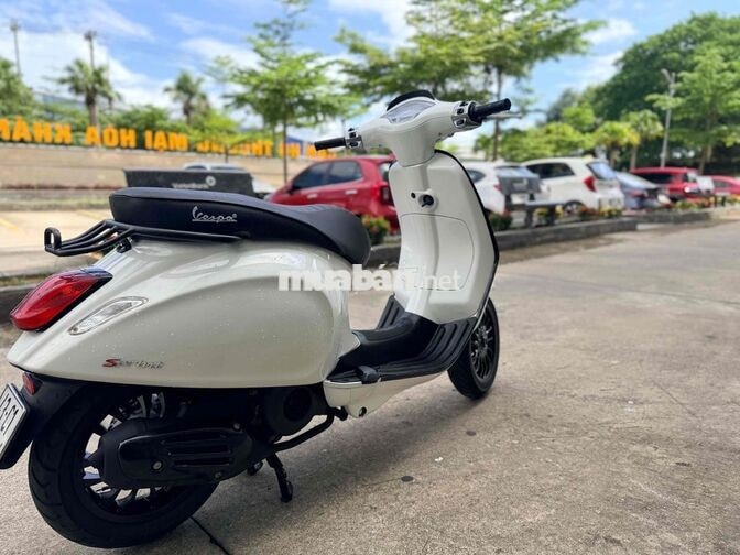 Piaggio Vespa Sprint iGet Trắng