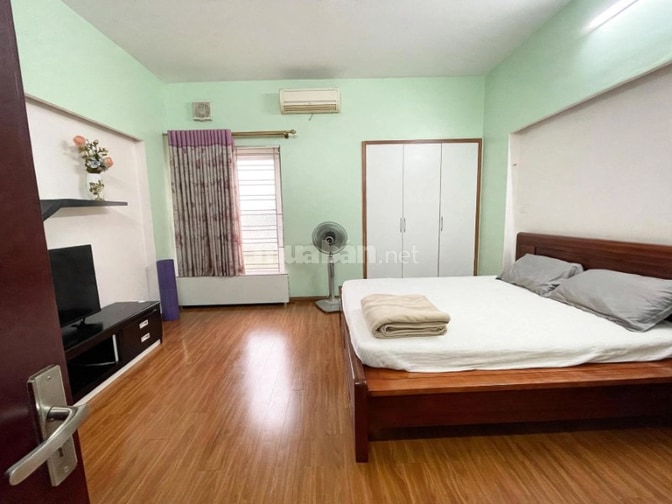 Bán nhà Hoàng Cầu, DT 51m2 x 4 tầng, khu phân lô, ô tô ra vào. 13,8 tỷ