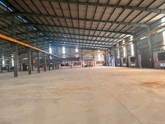 Cho thuê nhà xưởng dt 2500m hoàng gia xuyên á 