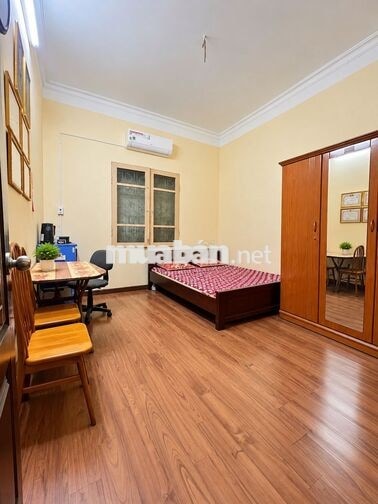Bán nhà Lạc Long Quân, Tây Hồ 46m2, ngõ thông, gần ô tô, nhỉnh 11 tỷ