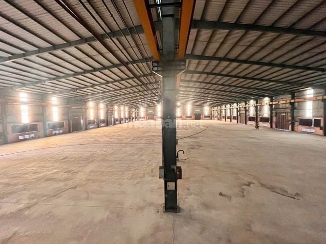 Cho thuê nhà xưởng dt 2500m hoàng gia xuyên á 