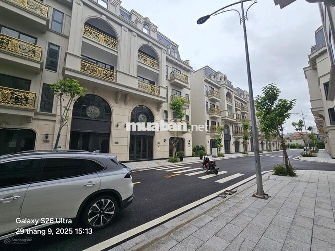 Bán căn liền kề giá tốt trong khu vực dự án Royal River City 