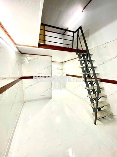 Phòng trọ Nội Thất có gác lửng, ban công phơi đồ riêng!