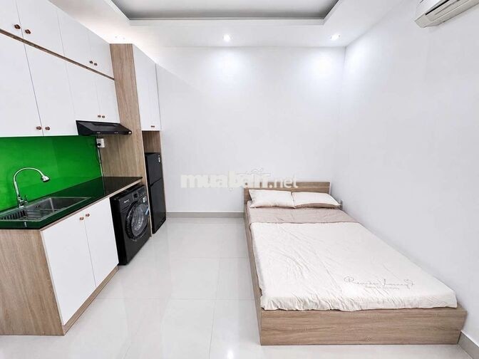 CĂN HỘ DỊCH VỤ FULL NỘI THẤT, NGAY NGUYỄN GIA TRÍ HÀNG XANH