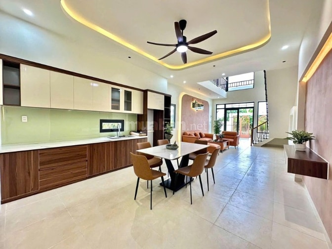 BÁN NHÀ 1 TRỆT 1 LẦU GIÁP TP.HCM 