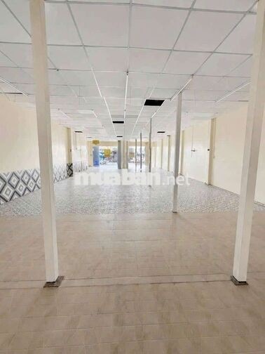 Chính Chủ Cho Thuê Nhà Mặt Tiền Chợ DT 9 x 25m trống Suốt 