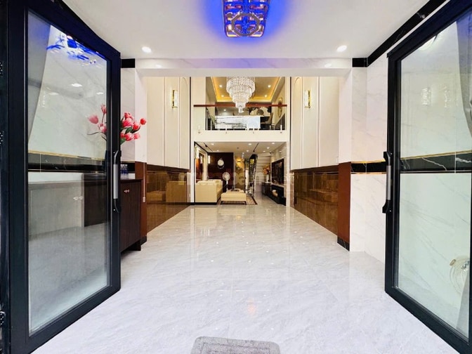 Nhà đẹp hẻm xe hơi trung tâm Gò Vấp 