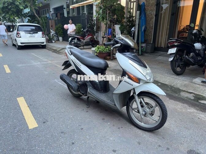 Honda Click Xe tay ga màu Trắng