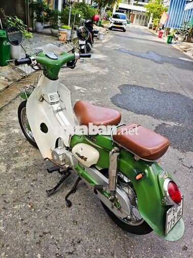 Honda Cub 50cc ngoại hình cute, máy êm ru